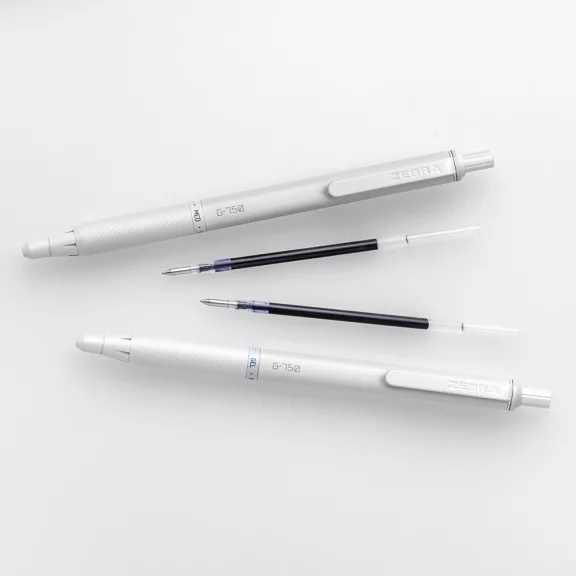 Zseléstoll ZEBRA G-750 fémtestű 0,7 mm kék írásszín Zseléstoll ZEBRA G-750 fémtestű 0,7 mm kék írásszín