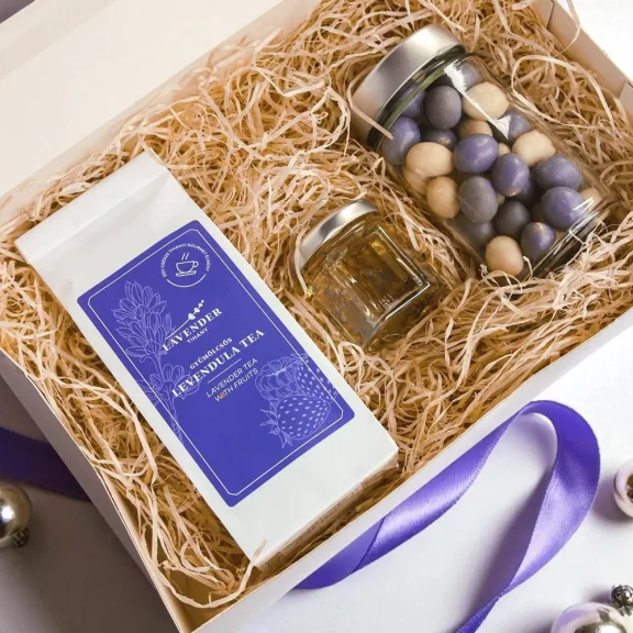 Ajándékcsomag LAVENDER TIHANY Teatime box 3 darabos Ajándékcsomag LAVENDER TIHANY Teatime box 3 darabos